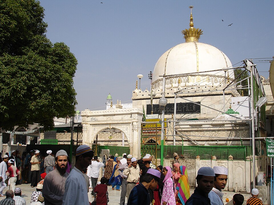 The white dome in daylight